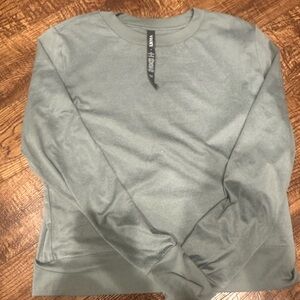 Vuori Heather Green Long Sleeve Sweatshirt